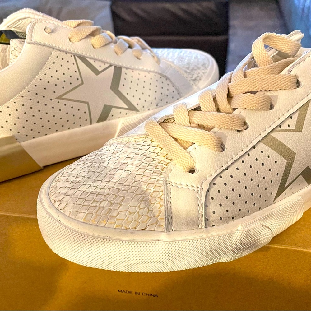 Women’s Vintage Havana sneaker size 8